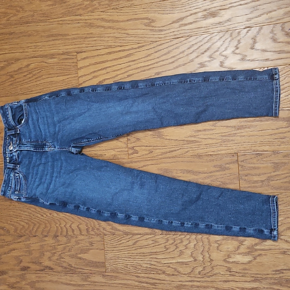 American Eagle Medium wash mom jean size 2